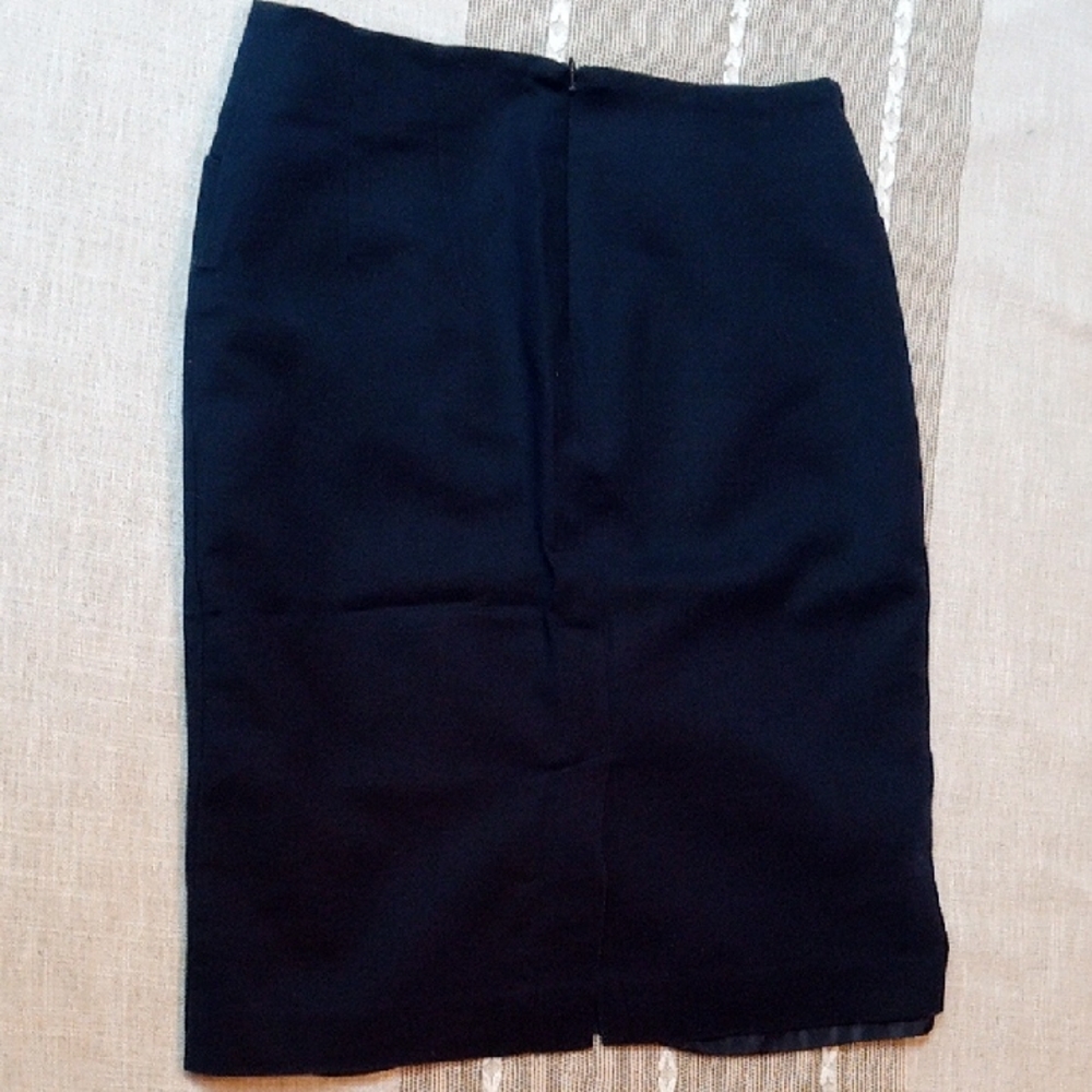 Van Heusen Classic Black Pencil Skirt
